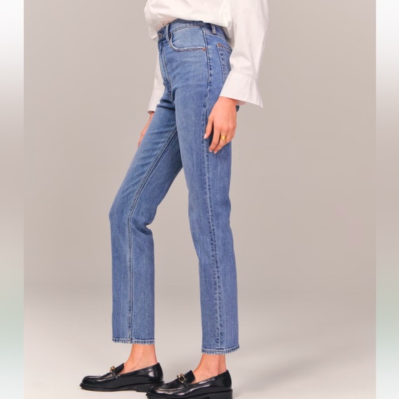 ABERCROMBIE & FITCH Ultra High Rise Ankle Straight Jeans Medium Wash 30XS - Picture 3 of 9